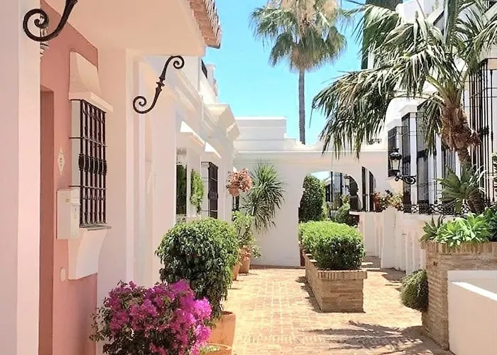 Aloha Pueblo Valle Del Golf, Puerto Banus