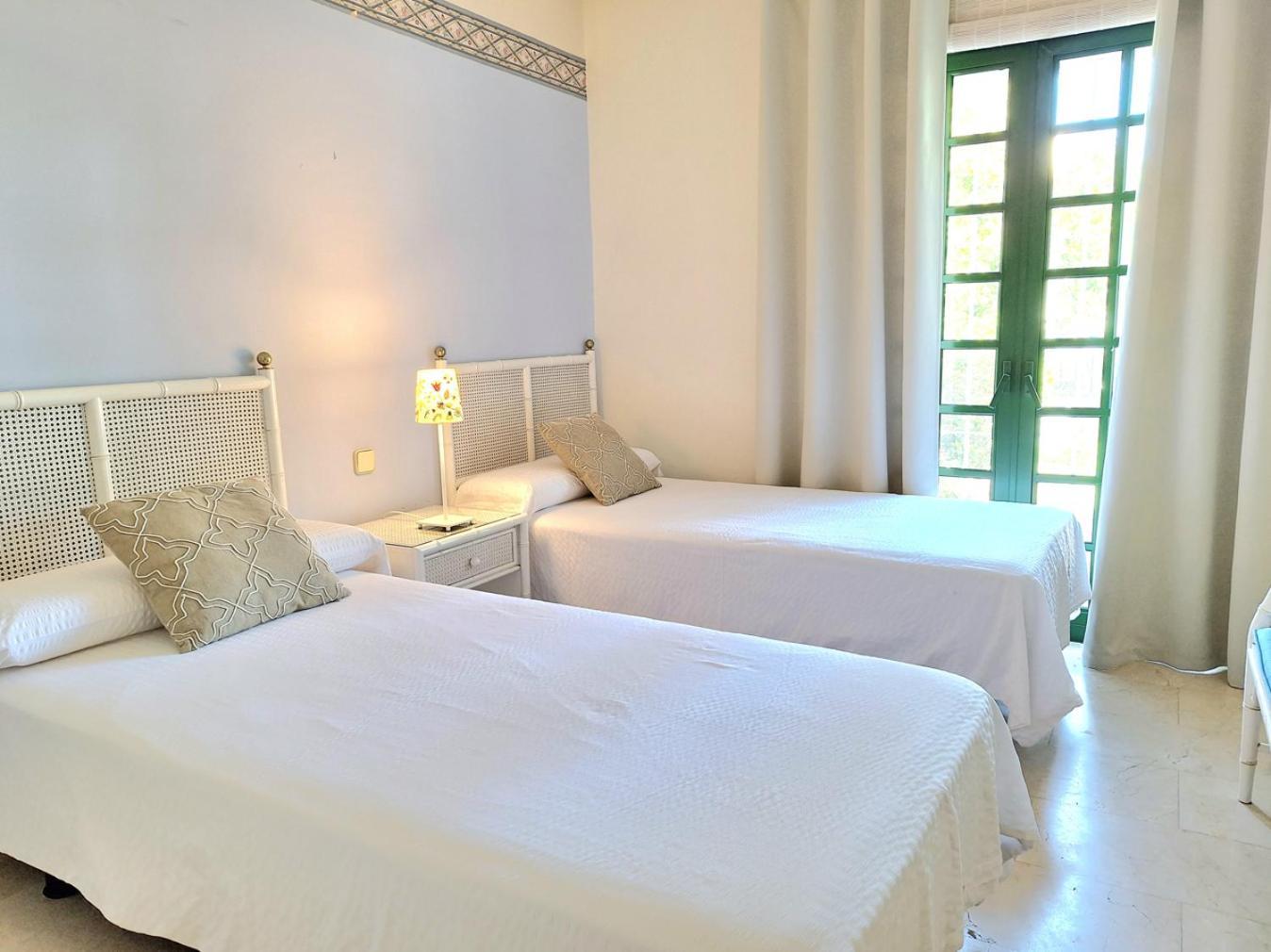 Aloha Pueblo Valle Del Golf, Puerto Banus *